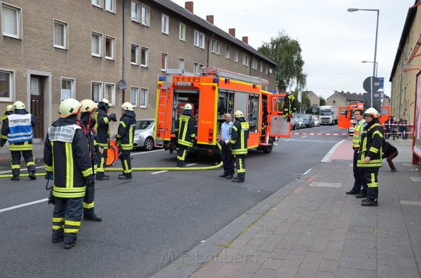 Feuer 2 Koeln Ehrenfeld Liebigstr P90.jpg